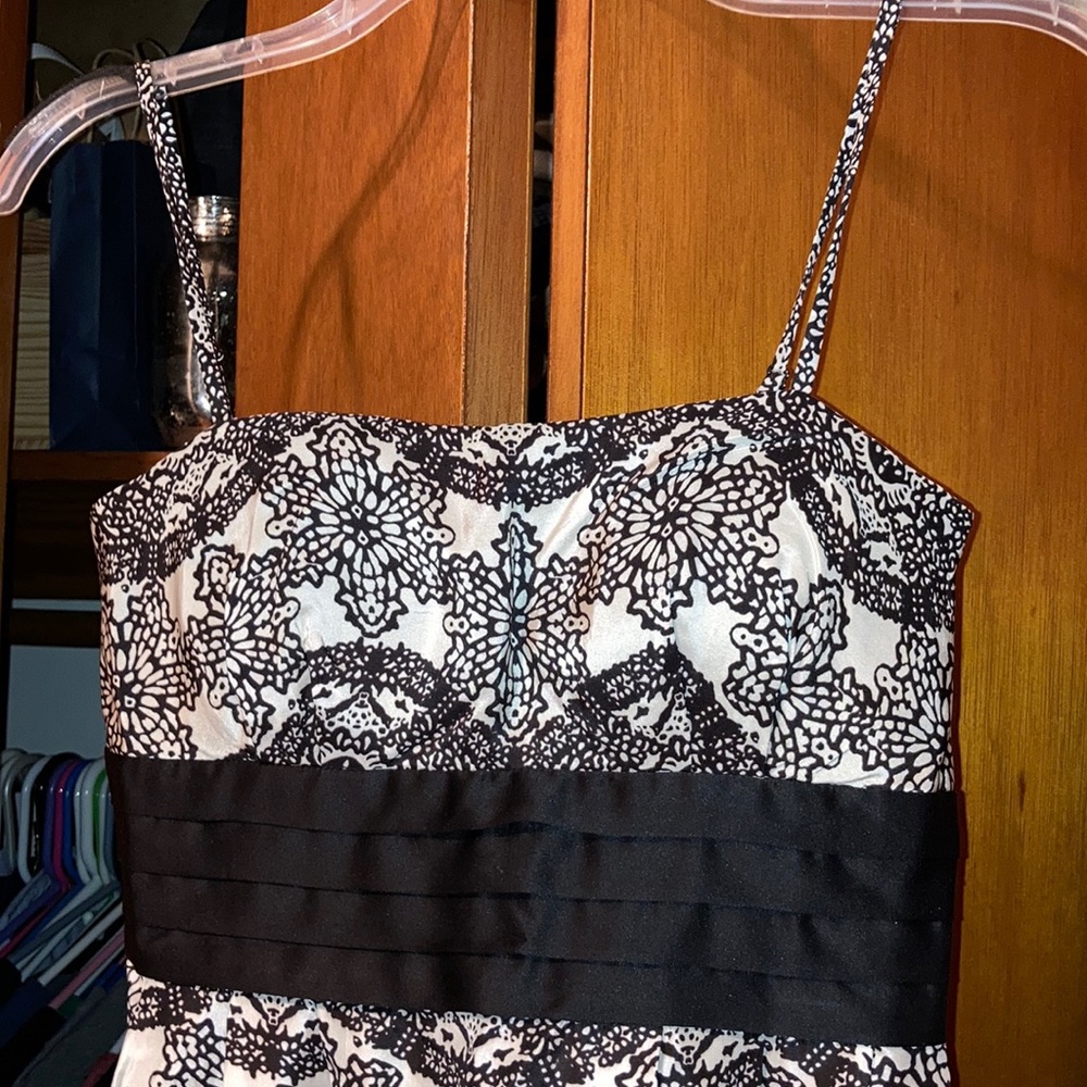 Dress - Picture 3 of 6